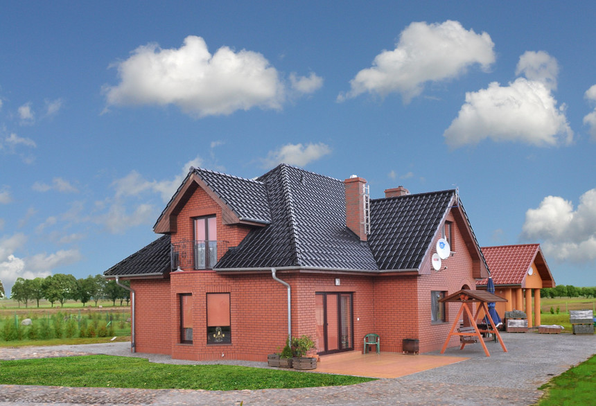 Rodinný dům se střešní krytinou MONZA tobago glazura